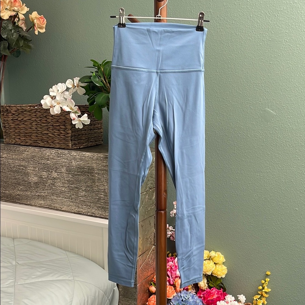 LULULEMON align high rise pant 25” size 4 Utility Blue